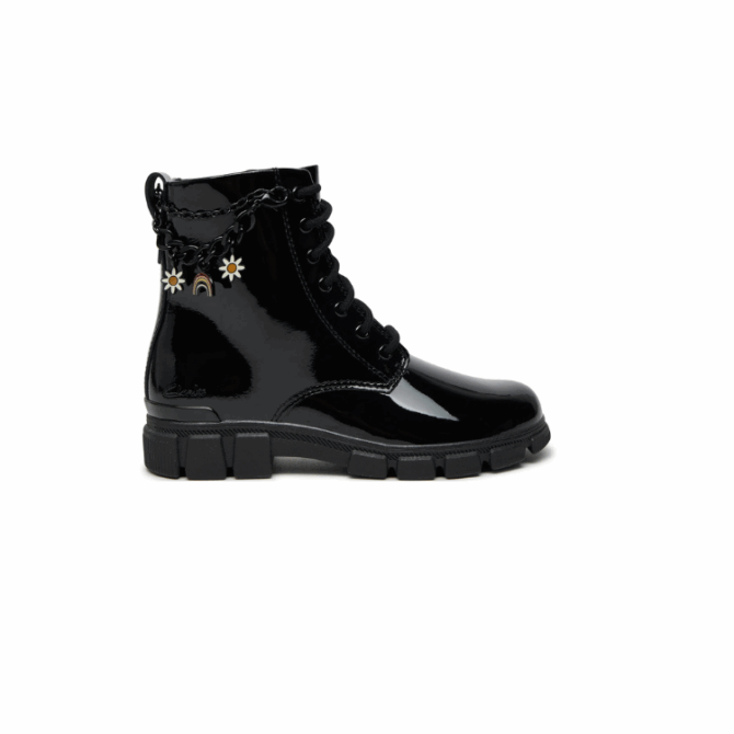 Evyn Charm O. Black Pat, F; 13